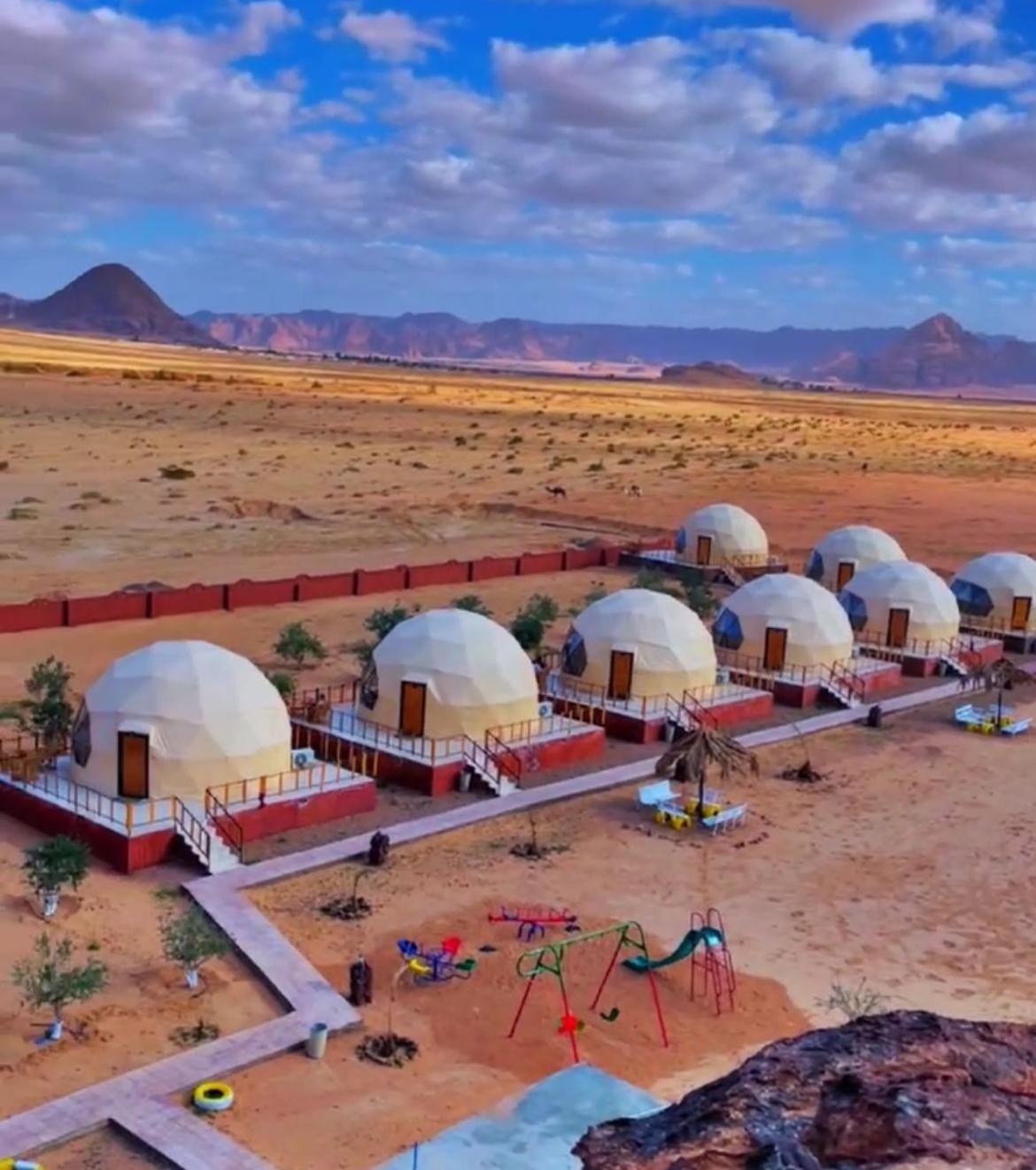 Adel Rum Camp Bubbles Wadi Rum Eksteriør bilde