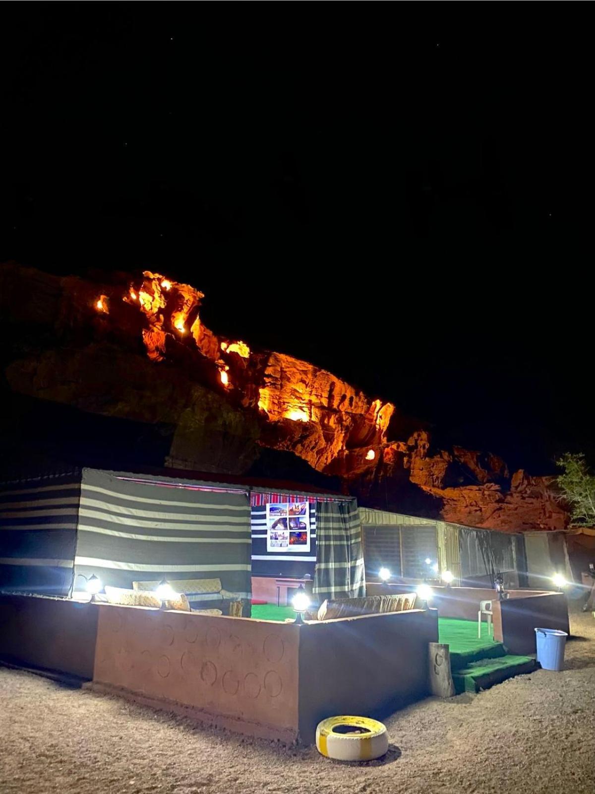 Adel Rum Camp Bubbles Wadi Rum Eksteriør bilde